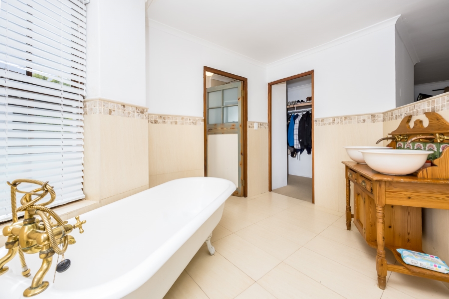 4 Bedroom Property for Sale in Zevendal Western Cape